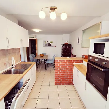 Apartament Jela