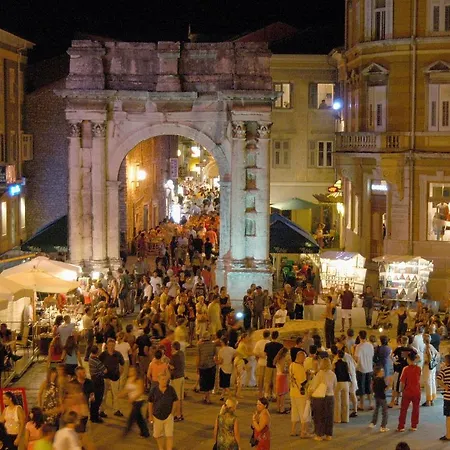 Apartament Jela