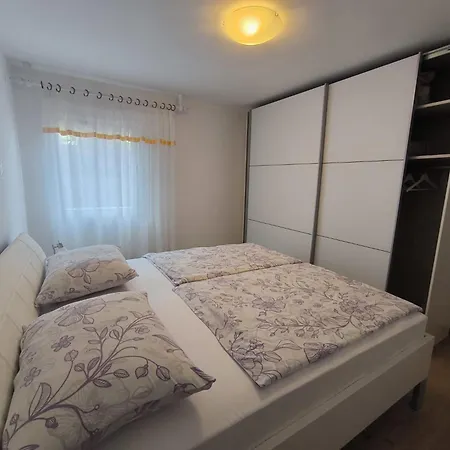 Jela Apartamento Pula